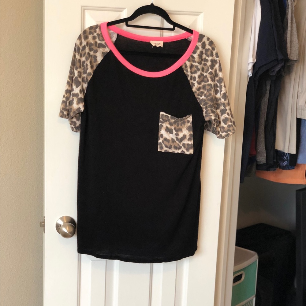 A black and pink shirt.